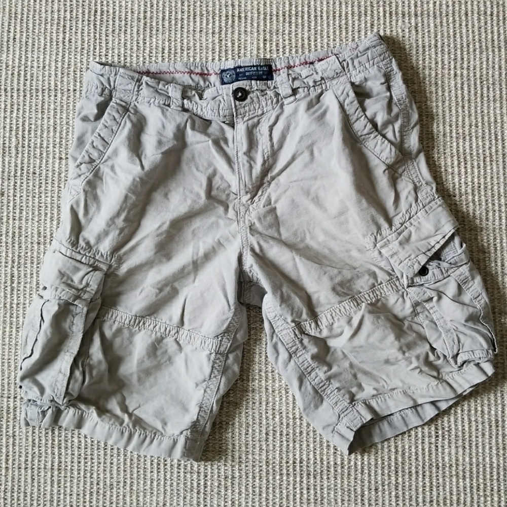 American Eagle Cargo Shorts 34